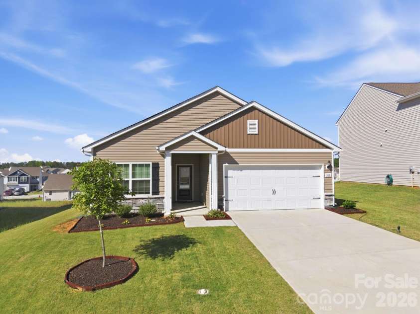 3117 Maple Ridge Drive, Gastonia, NC 28052.  MLS# CAR4380513, YatesRealty ID 25409. 