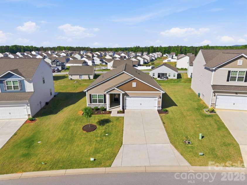 3117 Maple Ridge Drive, Gastonia, NC 28052.  MLS# CAR4380513, YatesRealty ID 25409. 