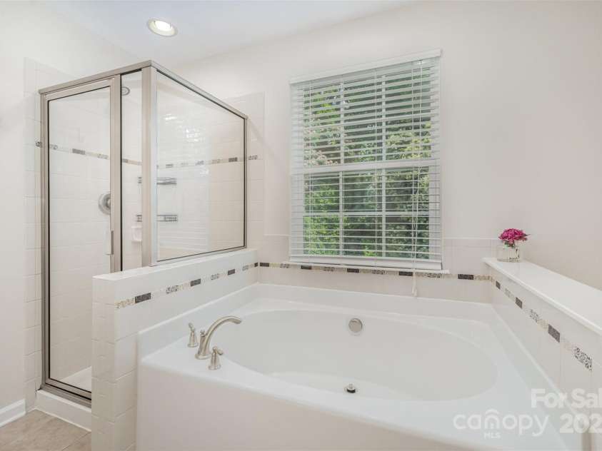 3326 Park South Station Boulevard, Charlotte, NC 28210.  MLS# CAR4267359, YatesRealty ID 25409. Primary bath