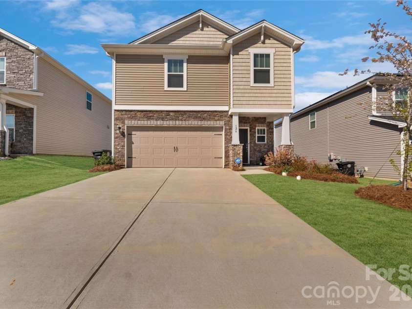 126 Johns Cardinal Drive, Mooresville, NC 28115.  MLS# CAR4337626, YatesRealty ID 2541. 