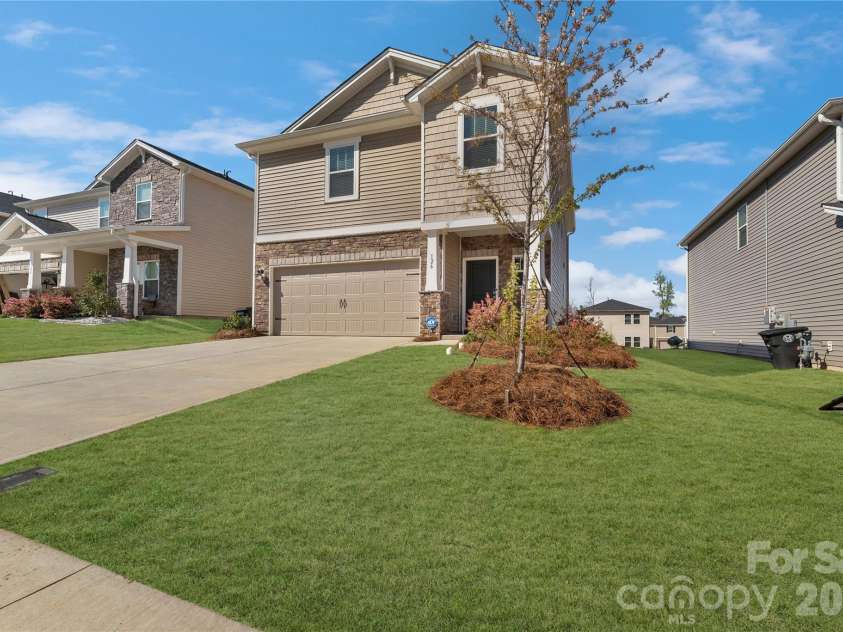 126 Johns Cardinal Drive, Mooresville, NC 28115.  MLS# CAR4337626, YatesRealty ID 2541. 