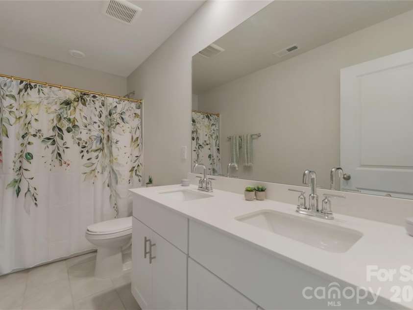 126 Johns Cardinal Drive, Mooresville, NC 28115.  MLS# CAR4337626, YatesRealty ID 2541. 