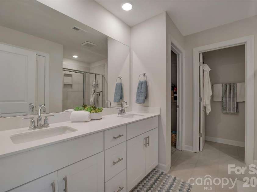 126 Johns Cardinal Drive, Mooresville, NC 28115.  MLS# CAR4337626, YatesRealty ID 2541. 