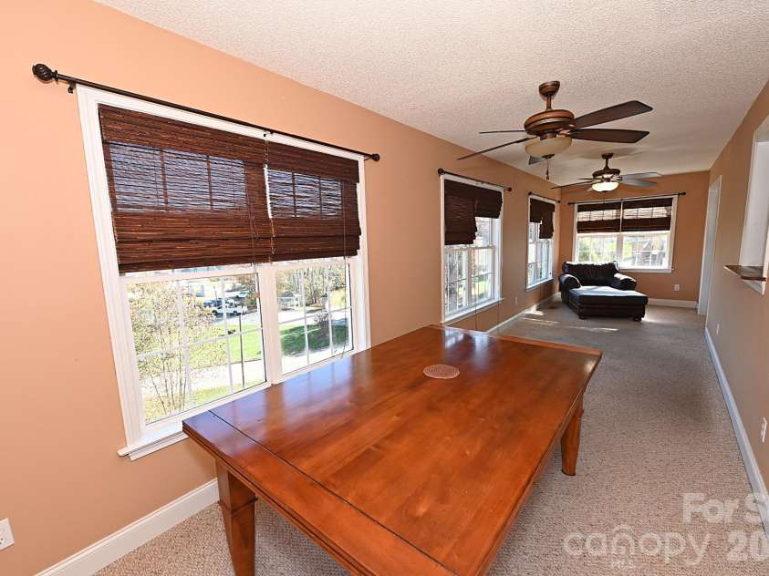518 30th Avenue Circle, Hickory, NC 28601.  MLS# CAR4321503, YatesRealty ID 2541. 