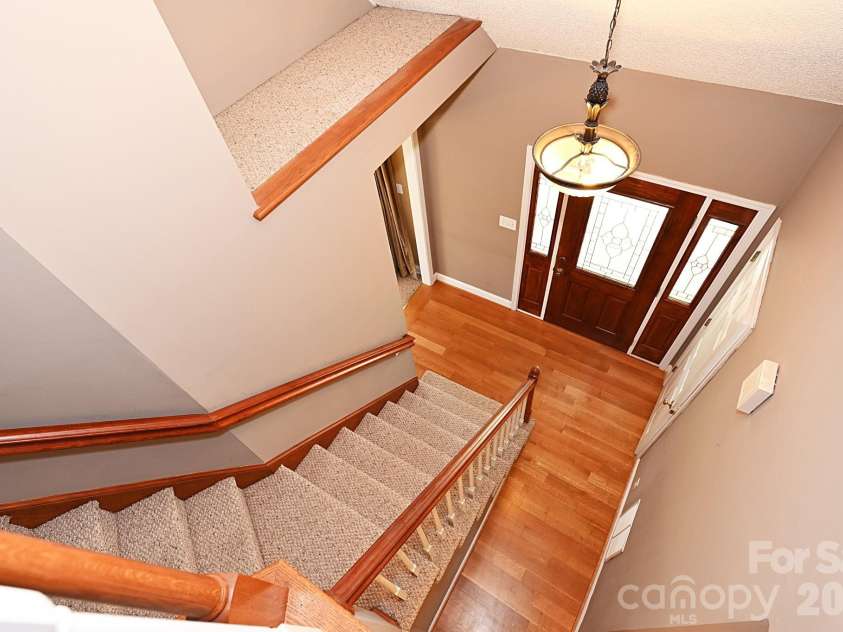 518 30th Avenue Circle, Hickory, NC 28601.  MLS# CAR4321503, YatesRealty ID 2541. 