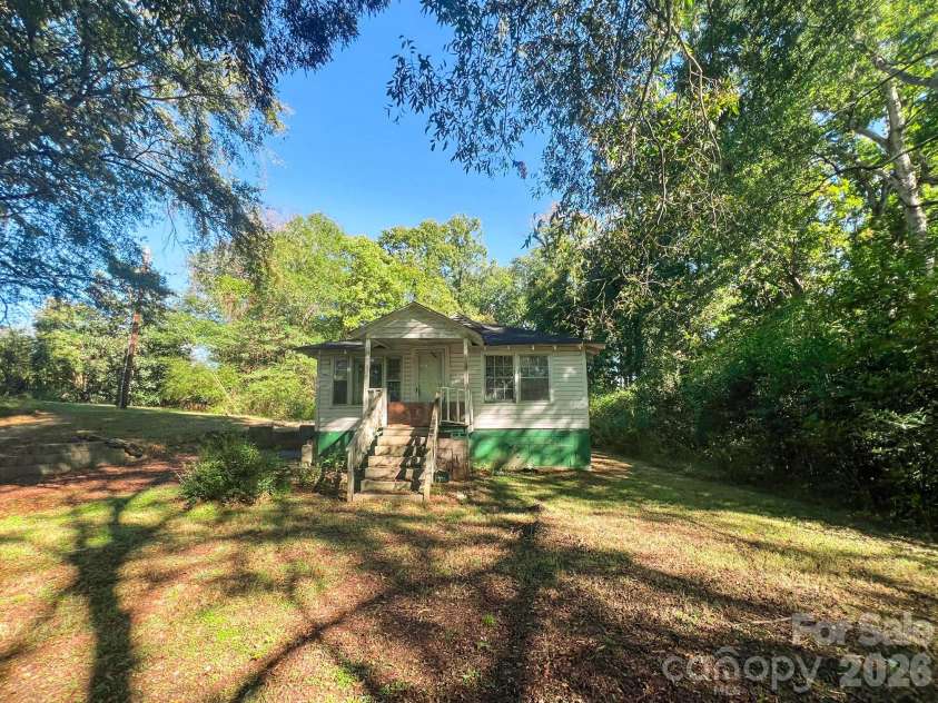 122 Ranson Road, Lancaster, SC 29720.  MLS# CAR4313212, YatesRealty ID 25410. 
