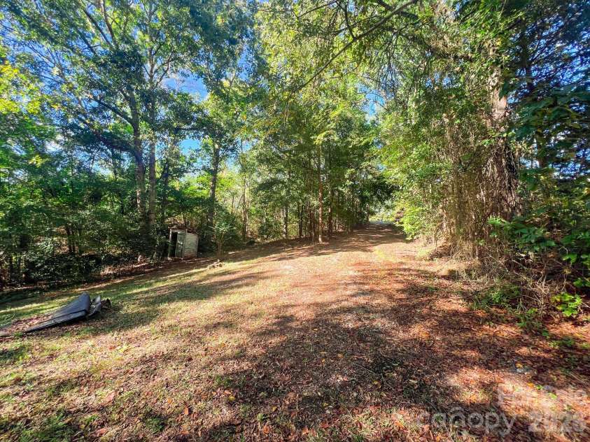 122 Ranson Road, Lancaster, SC 29720.  MLS# CAR4313212, YatesRealty ID 25410. 