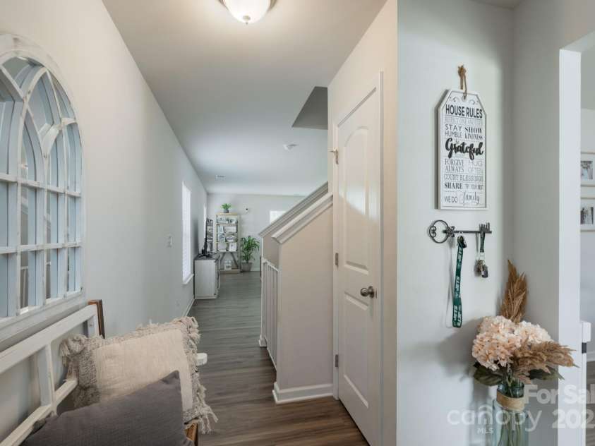 1736 Rhynes Trail, Rock Hill, SC 29732.  MLS# CAR4272715, YatesRealty ID 25411. Entrance Fooyer