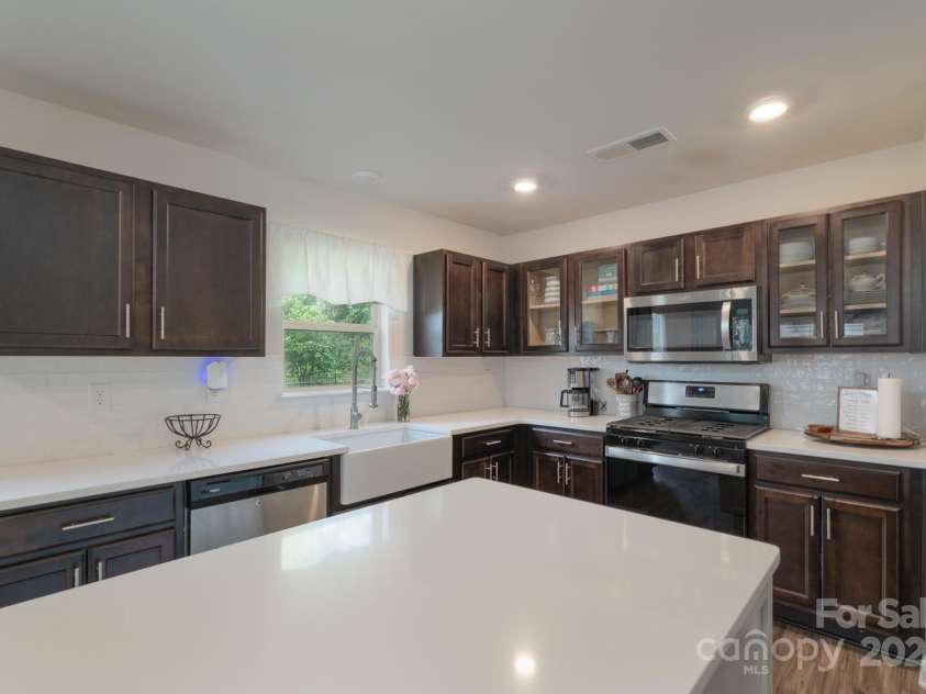 1736 Rhynes Trail, Rock Hill, SC 29732.  MLS# CAR4272715, YatesRealty ID 25411. Kitchen
