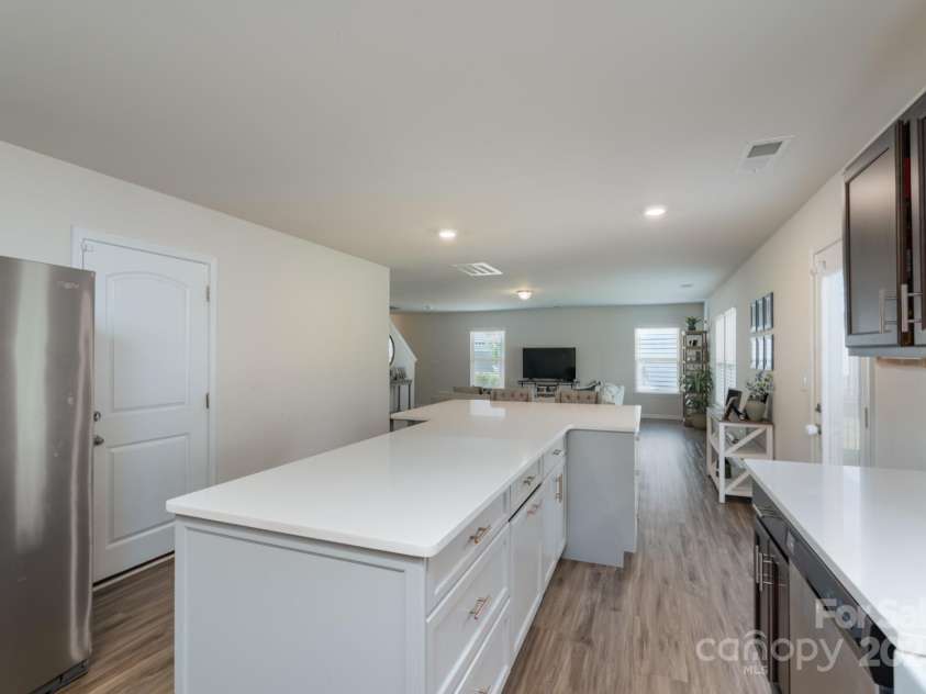1736 Rhynes Trail, Rock Hill, SC 29732.  MLS# CAR4272715, YatesRealty ID 25411. Kitchen