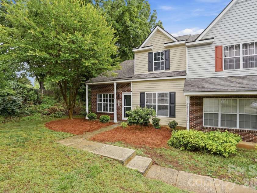 7621 Petrea Lane, Charlotte, NC 28227.  MLS# CAR4377778, YatesRealty ID 25411. 