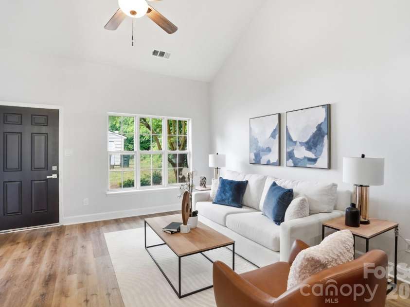 7621 Petrea Lane, Charlotte, NC 28227.  MLS# CAR4377778, YatesRealty ID 25411. 
