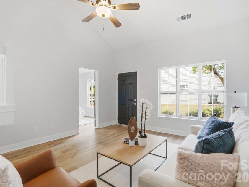 7621 Petrea Lane, Charlotte, NC 28227.  MLS# CAR4377778, YatesRealty ID 25411. 