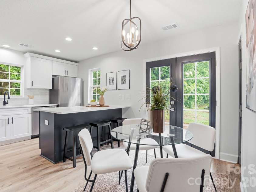 7621 Petrea Lane, Charlotte, NC 28227.  MLS# CAR4377778, YatesRealty ID 25411. 