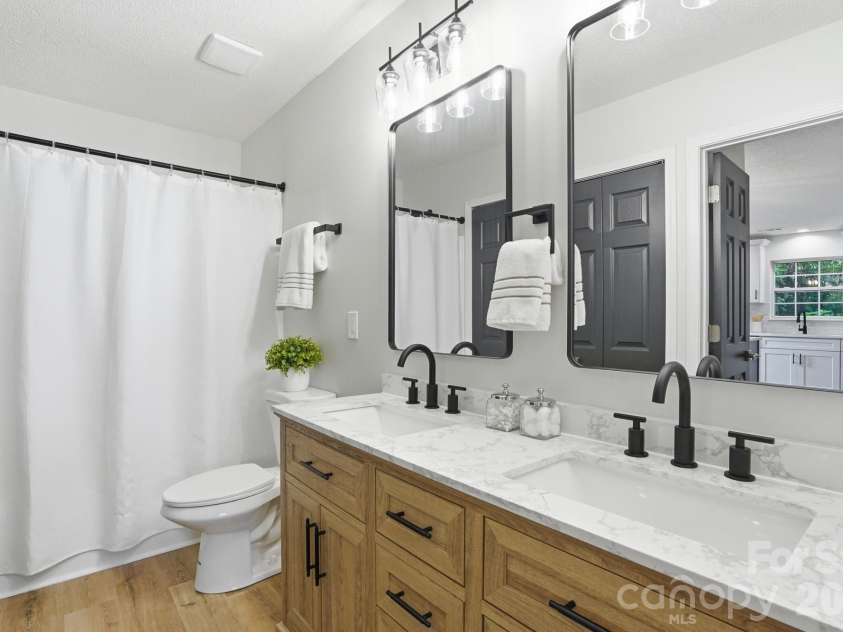 7621 Petrea Lane, Charlotte, NC 28227.  MLS# CAR4377778, YatesRealty ID 25411. 