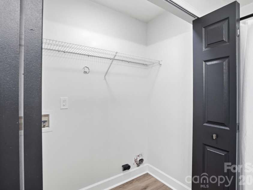 7621 Petrea Lane, Charlotte, NC 28227.  MLS# CAR4377778, YatesRealty ID 25411. 