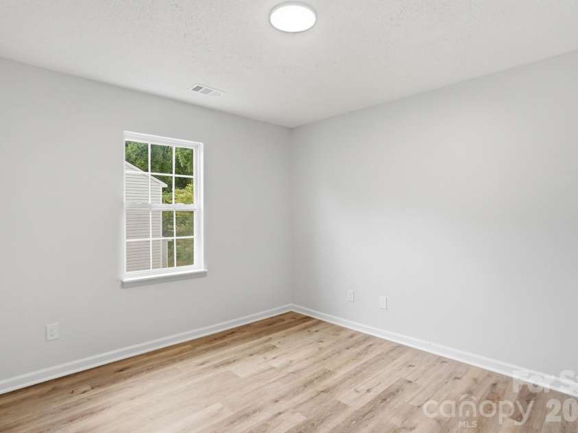 7621 Petrea Lane, Charlotte, NC 28227.  MLS# CAR4377778, YatesRealty ID 25411. 