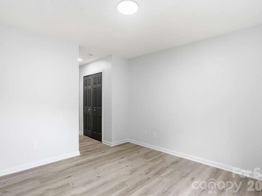 7621 Petrea Lane, Charlotte, NC 28227.  MLS# CAR4377778, YatesRealty ID 25411. 