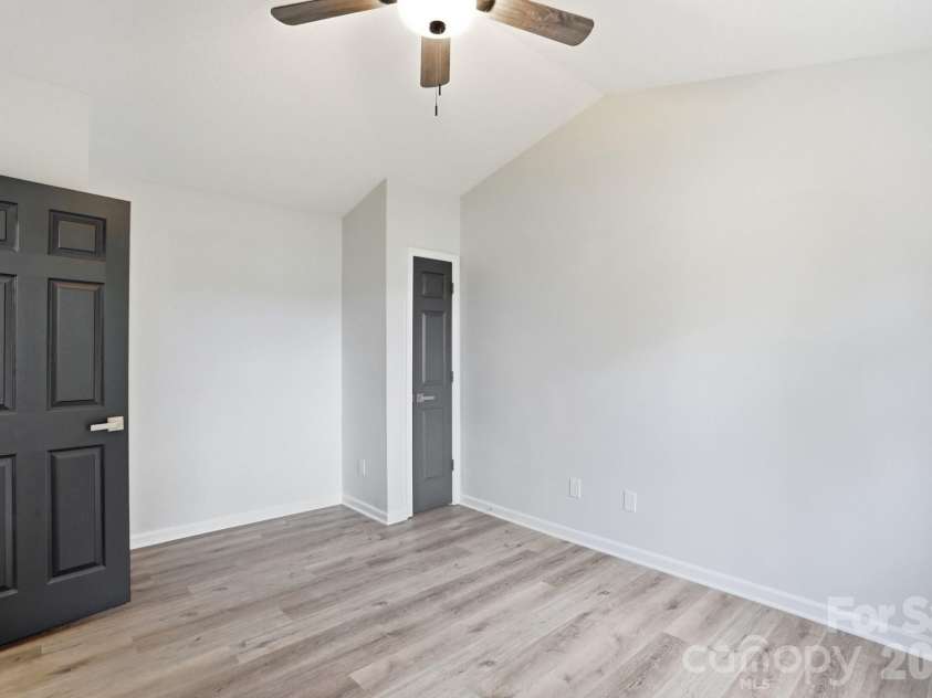 7621 Petrea Lane, Charlotte, NC 28227.  MLS# CAR4377778, YatesRealty ID 25411. 