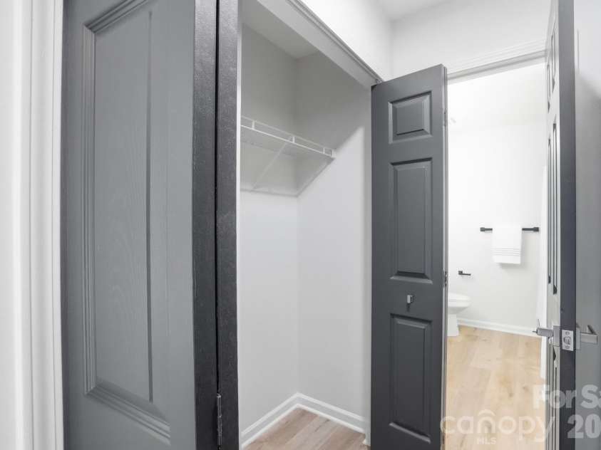 7621 Petrea Lane, Charlotte, NC 28227.  MLS# CAR4377778, YatesRealty ID 25411. 