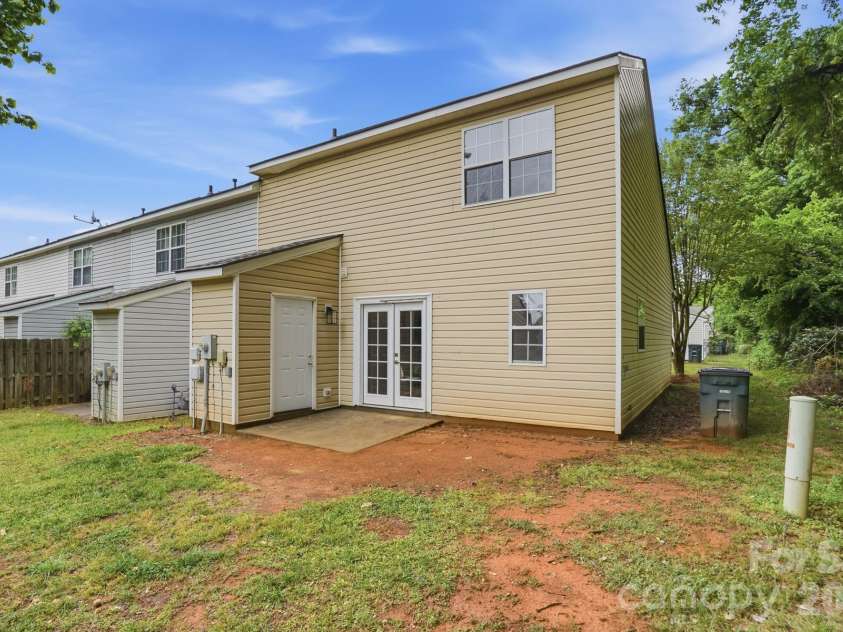 7621 Petrea Lane, Charlotte, NC 28227.  MLS# CAR4377778, YatesRealty ID 25411. 