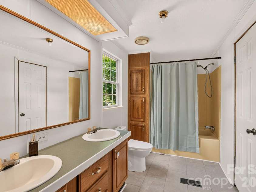 611 Turkey Creek Terrace, Leicester, NC 28748.  MLS# CAR4360744, YatesRealty ID 25412. 