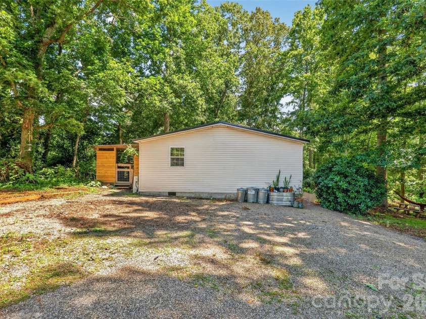 611 Turkey Creek Terrace, Leicester, NC 28748.  MLS# CAR4360744, YatesRealty ID 25412. 