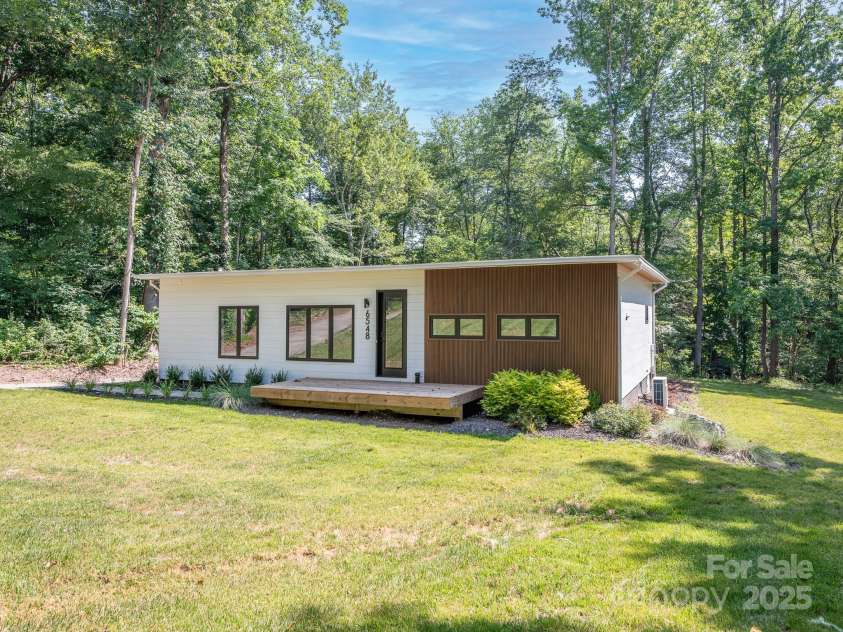 6548 Emerald Isle Drive, Sherrills Ford, NC 28673.  MLS# CAR4274973, YatesRealty ID 25412. 