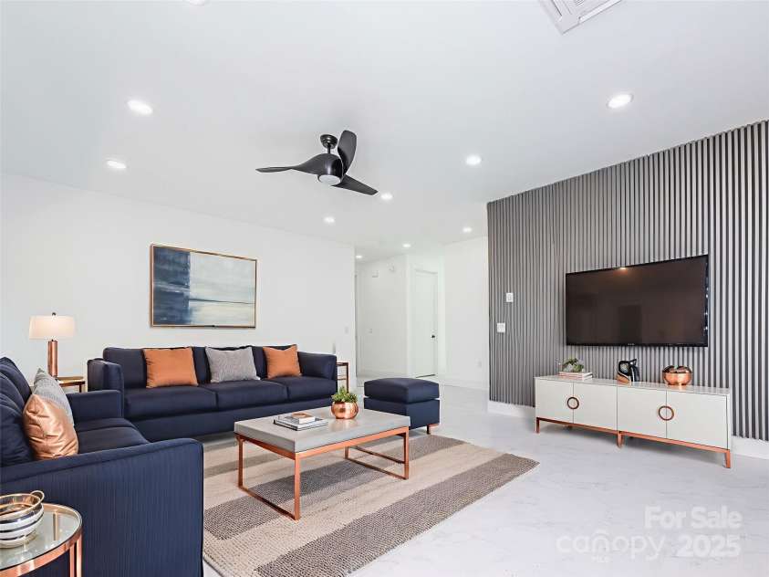 6548 Emerald Isle Drive, Sherrills Ford, NC 28673.  MLS# CAR4274973, YatesRealty ID 25412. 