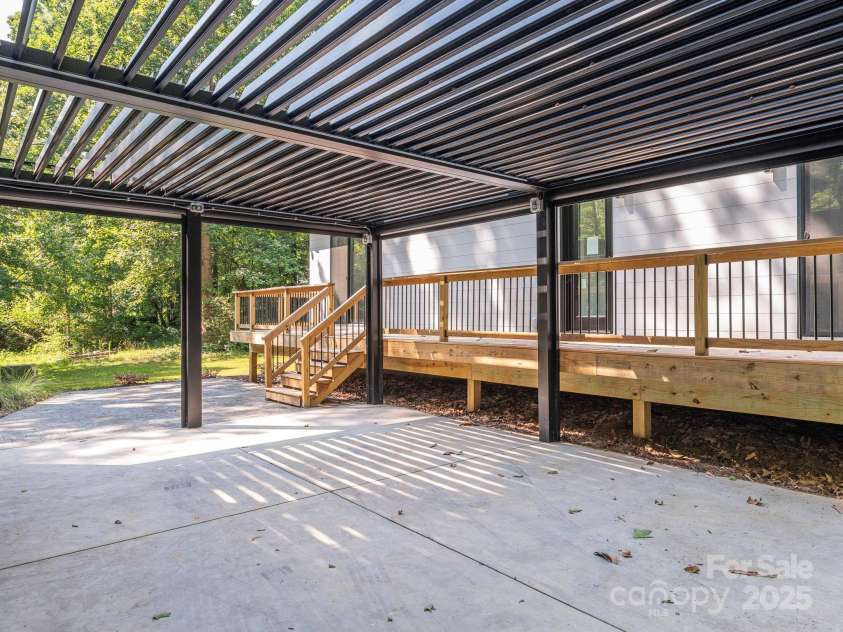 6548 Emerald Isle Drive, Sherrills Ford, NC 28673.  MLS# CAR4274973, YatesRealty ID 25412. 