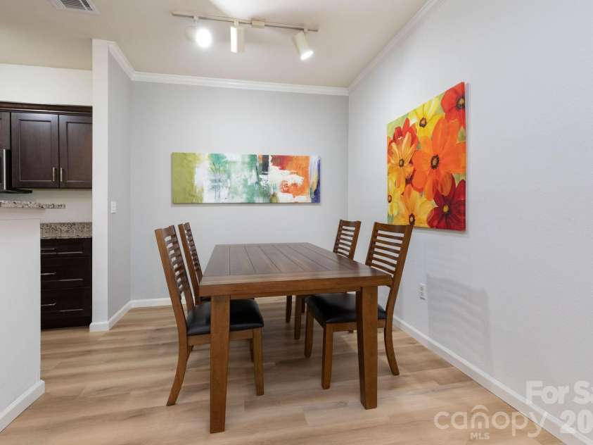 400 Vista Lake Drive, Candler, NC 28715.  MLS# CAR4369611, YatesRealty ID 25413. Dining Area