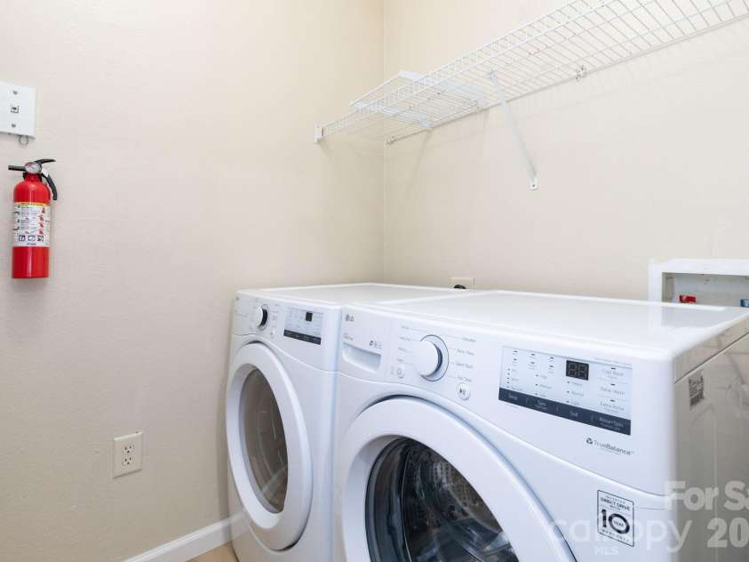400 Vista Lake Drive, Candler, NC 28715.  MLS# CAR4369611, YatesRealty ID 25413. Laundry Room