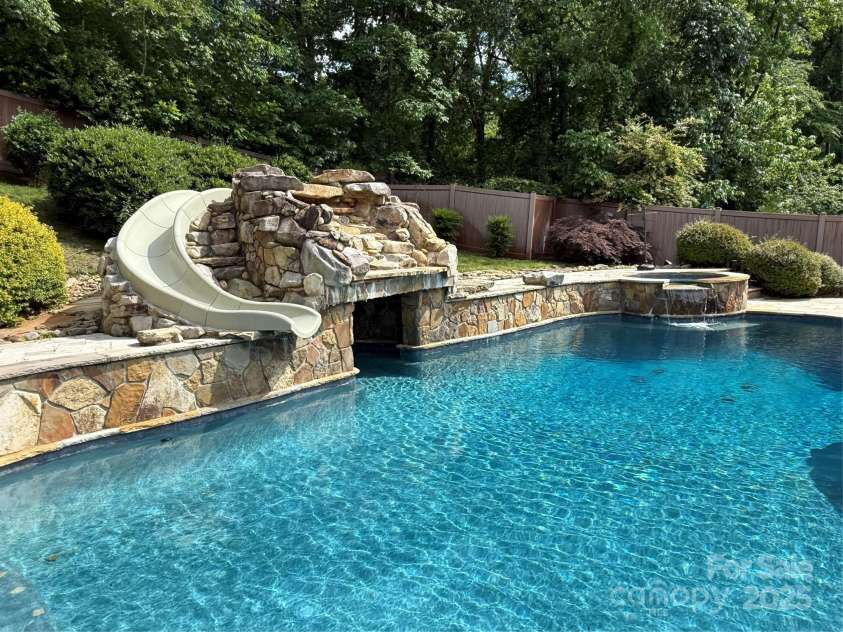 315 Mountainview Drive, Charlotte, NC 28270.  MLS# CAR4266218, YatesRealty ID 25414. 
