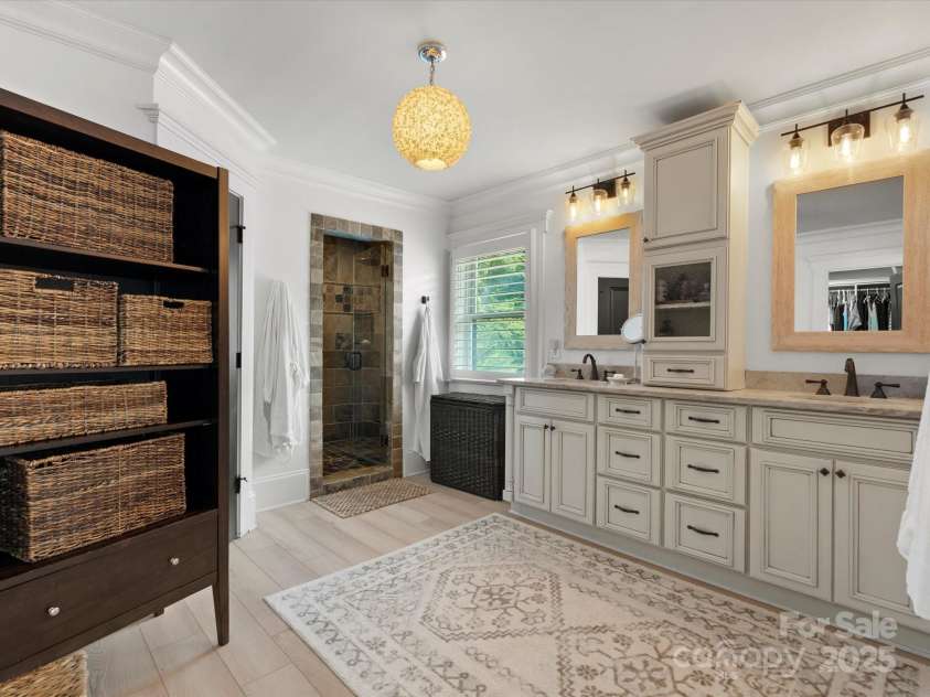 315 Mountainview Drive, Charlotte, NC 28270.  MLS# CAR4266218, YatesRealty ID 25414. 