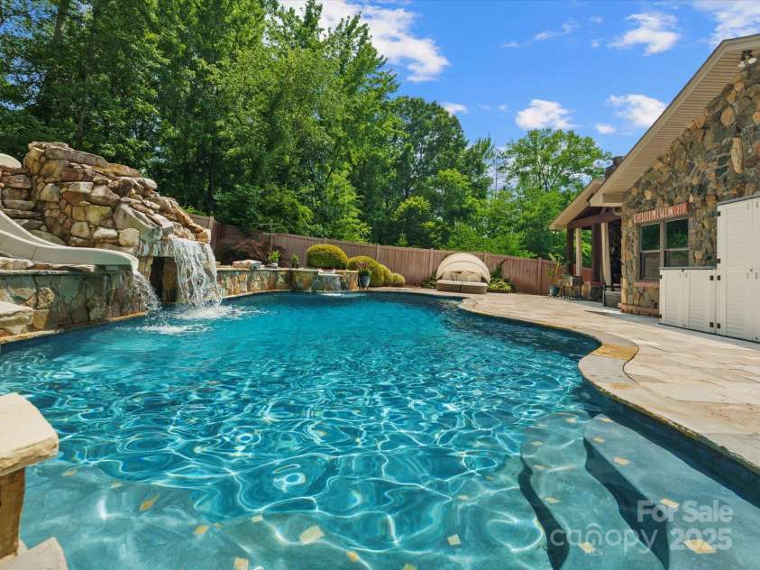 315 Mountainview Drive, Charlotte, NC 28270.  MLS# CAR4266218, YatesRealty ID 25414. 