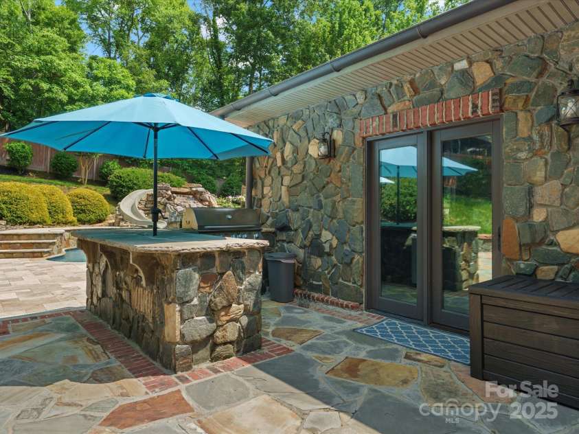315 Mountainview Drive, Charlotte, NC 28270.  MLS# CAR4266218, YatesRealty ID 25414. 