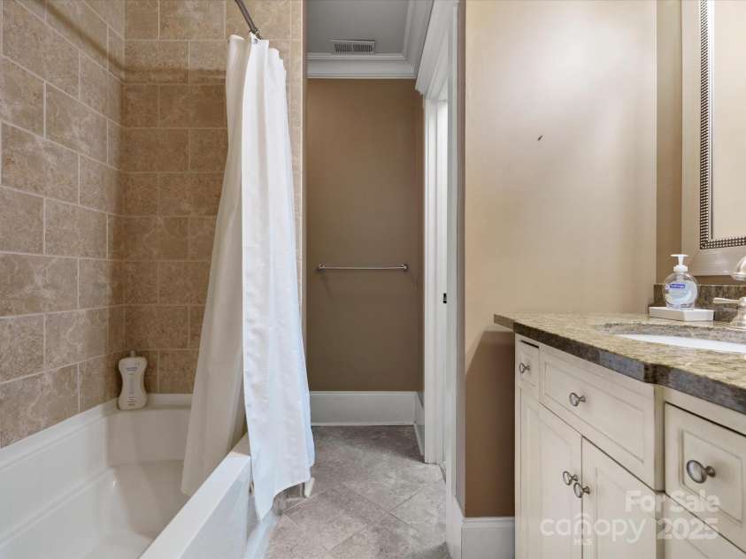 315 Mountainview Drive, Charlotte, NC 28270.  MLS# CAR4266218, YatesRealty ID 25414. 