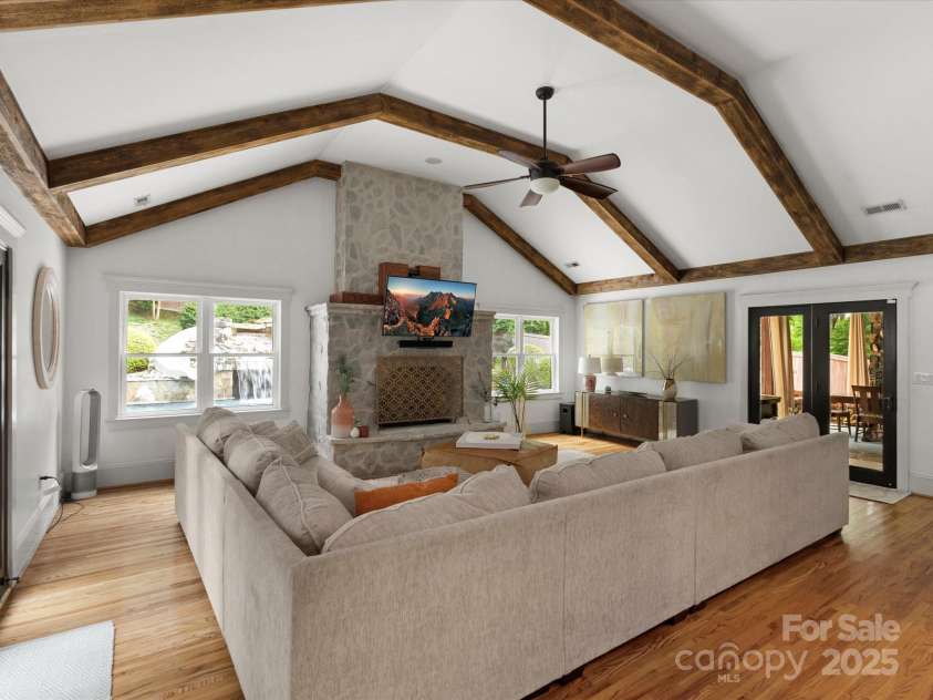 315 Mountainview Drive, Charlotte, NC 28270.  MLS# CAR4266218, YatesRealty ID 25414. 