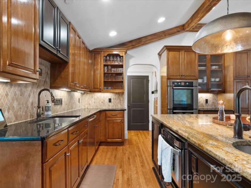 315 Mountainview Drive, Charlotte, NC 28270.  MLS# CAR4266218, YatesRealty ID 25414. 