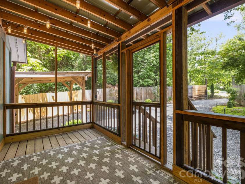 477 Governors View Road, Asheville, NC 28805.  MLS# CAR4382048, YatesRealty ID 25414. 