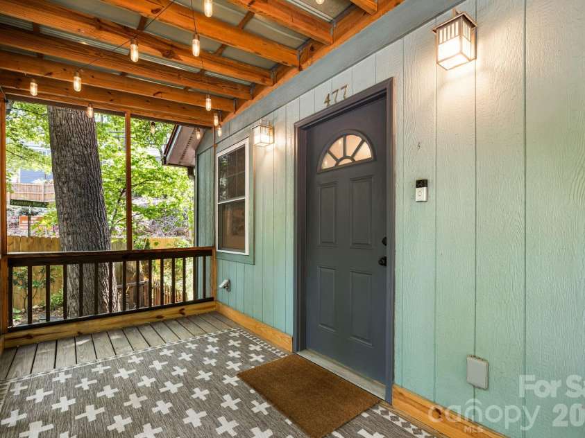 477 Governors View Road, Asheville, NC 28805.  MLS# CAR4382048, YatesRealty ID 25414. 
