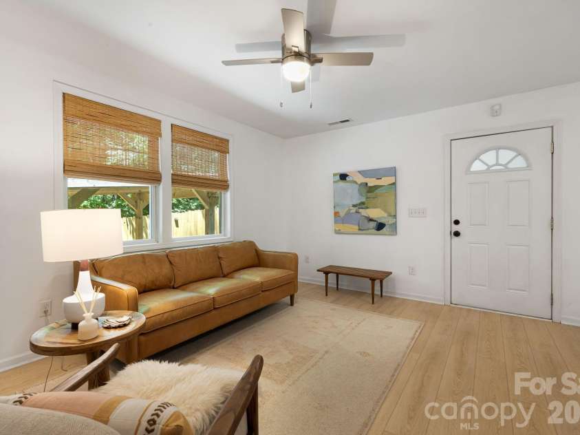 477 Governors View Road, Asheville, NC 28805.  MLS# CAR4382048, YatesRealty ID 25414. 