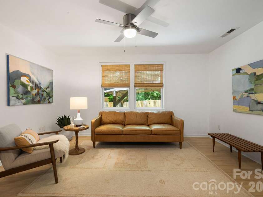 477 Governors View Road, Asheville, NC 28805.  MLS# CAR4382048, YatesRealty ID 25414. 