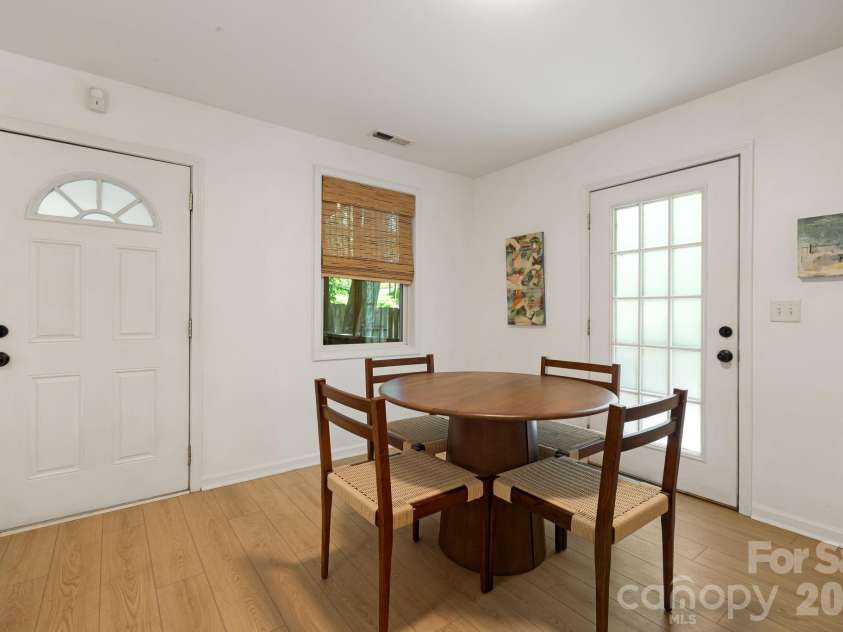 477 Governors View Road, Asheville, NC 28805.  MLS# CAR4382048, YatesRealty ID 25414. 