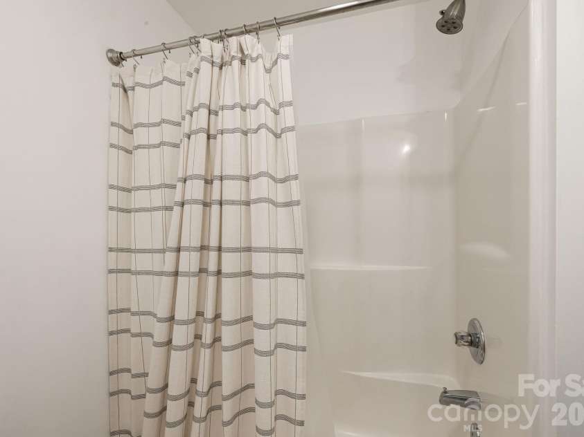 477 Governors View Road, Asheville, NC 28805.  MLS# CAR4382048, YatesRealty ID 25414. 