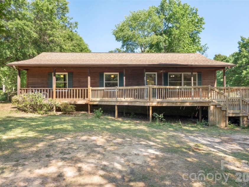 2008 Rock Springs Circle, Denver, NC 28037.  MLS# CAR4370068, YatesRealty ID 25417. 