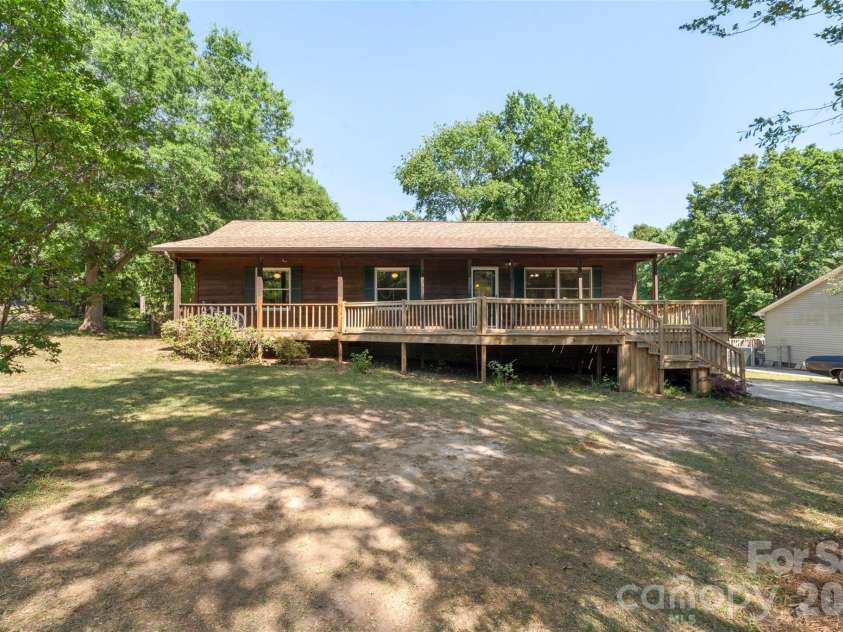 2008 Rock Springs Circle, Denver, NC 28037.  MLS# CAR4370068, YatesRealty ID 25417. 