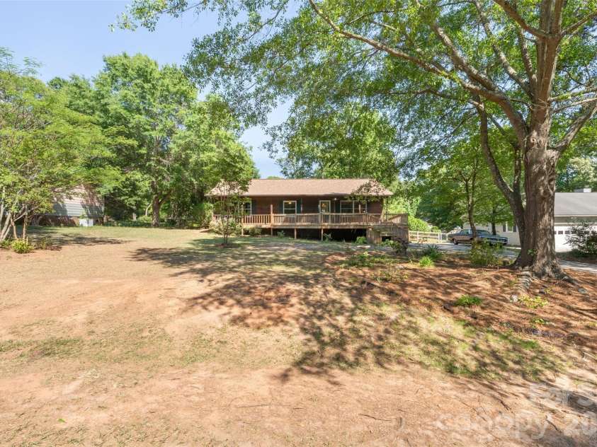 2008 Rock Springs Circle, Denver, NC 28037.  MLS# CAR4370068, YatesRealty ID 25417. 