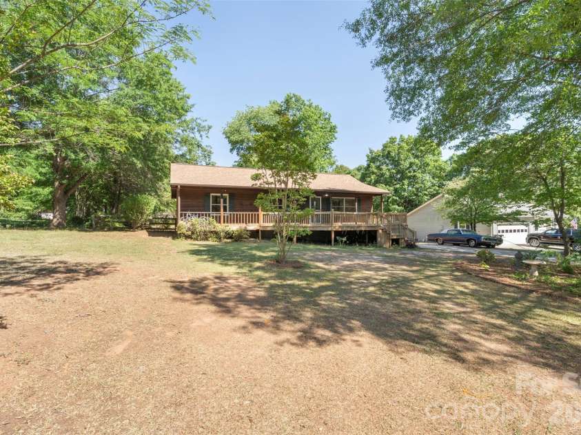 2008 Rock Springs Circle, Denver, NC 28037.  MLS# CAR4370068, YatesRealty ID 25417. 