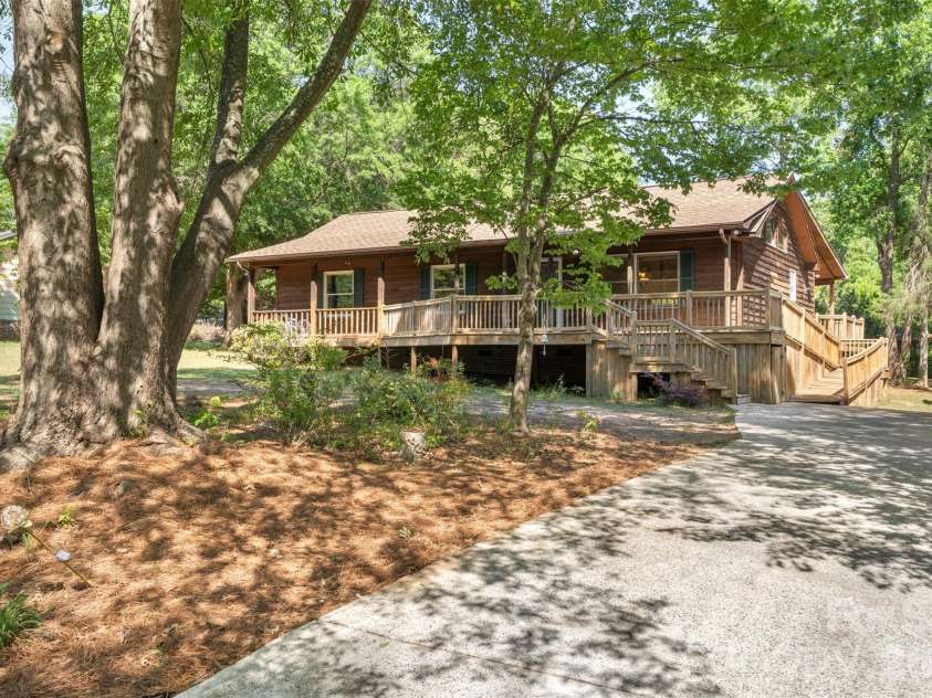 2008 Rock Springs Circle, Denver, NC 28037.  MLS# CAR4370068, YatesRealty ID 25417. 